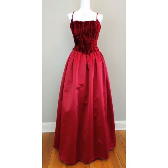Cache Dresses & Skirts - Jessica McClintock Cache Red Velvet Satin Gown 6